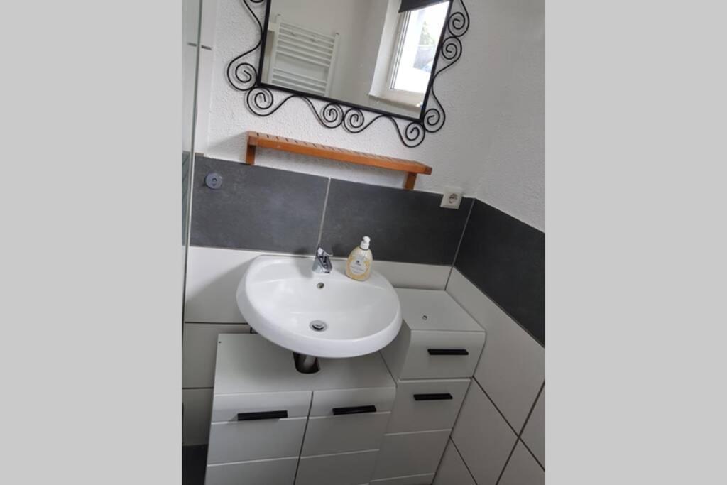Schoene Wohnung In Karben - Rendel, Mit Freisitz Екстериор снимка